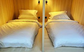 Unplan Hostel